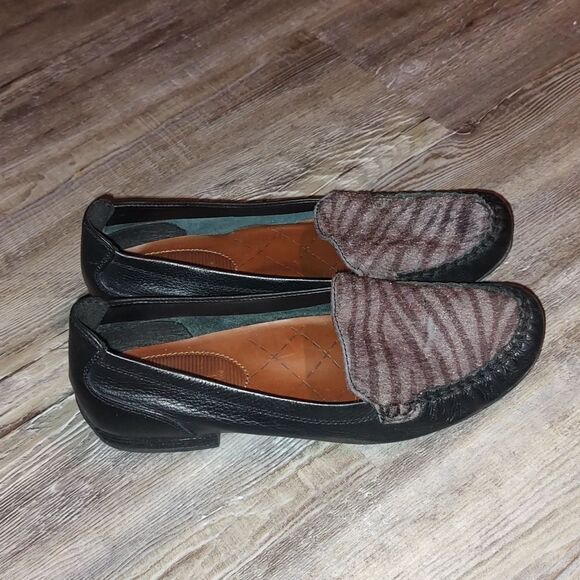 Women's Bare Traps Adana Black Leather Faux Fur Slip On Shoes Loafers  Sz 8.5 - Picture 5 of 8